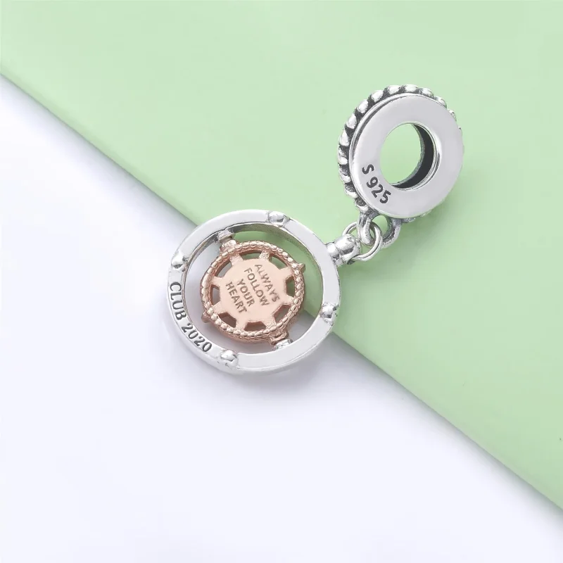 (imagine pentru) Talisman pandantiv Pandora cu Pandora Club 2020 Busolă din aur rose - 788590C01 - Vizualizare 4
