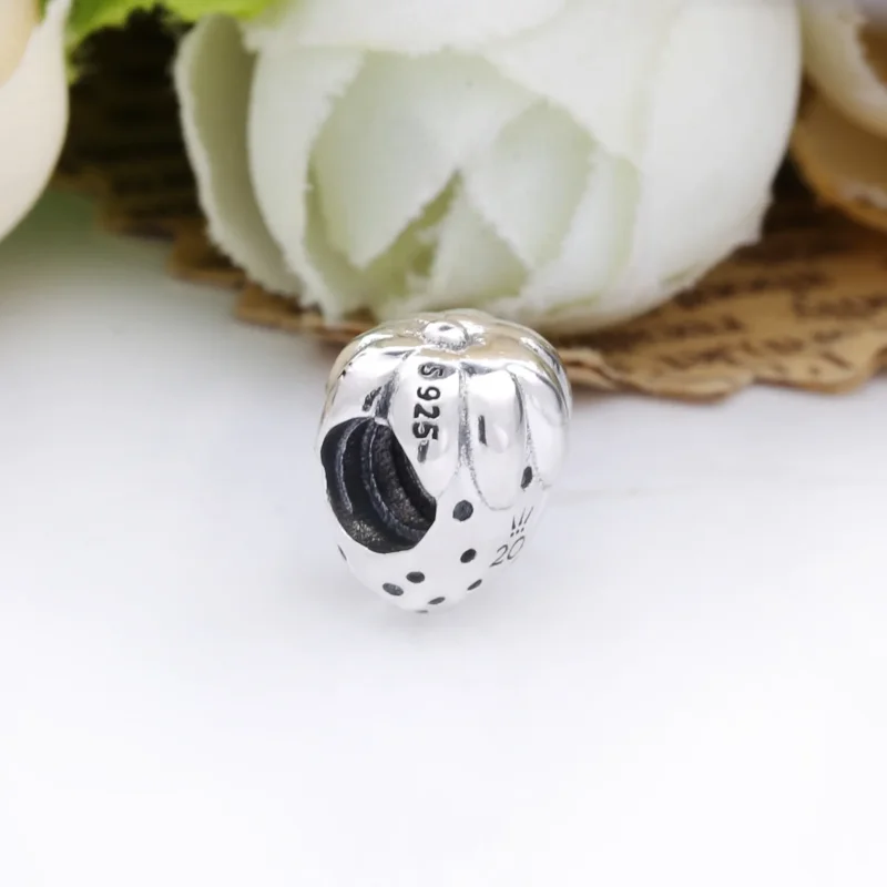 (imagine pentru) Talisman în formă de căpșună în ediție limitată Pandora 2020 - 798952C00 - Vizualizare 3