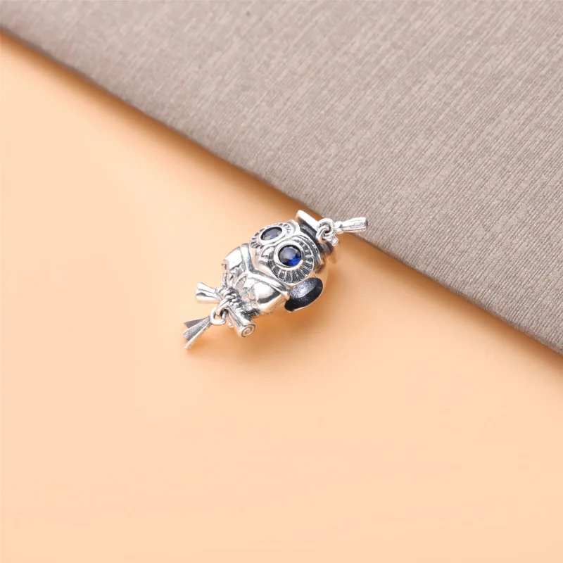 (imagine pentru) Talisman PANDORA cu bufniță inteligentă pentru absolvire - 798907C01 - Vizualizare 3