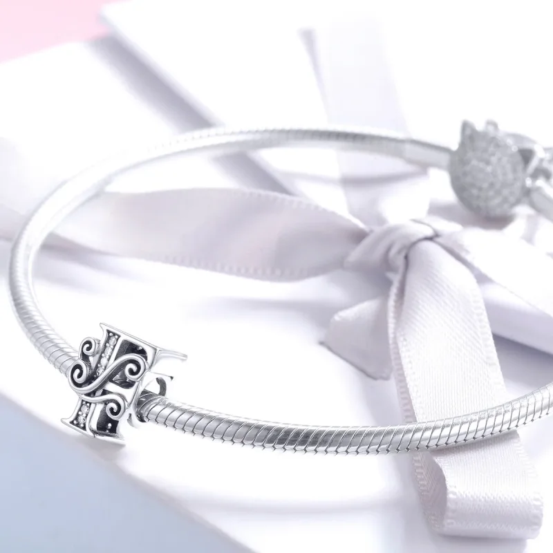 (imagine pentru) Pandora Style Charm cu Floare Scânteietoare Pavé și Litera F - BSC030-F - Vizualizare 3