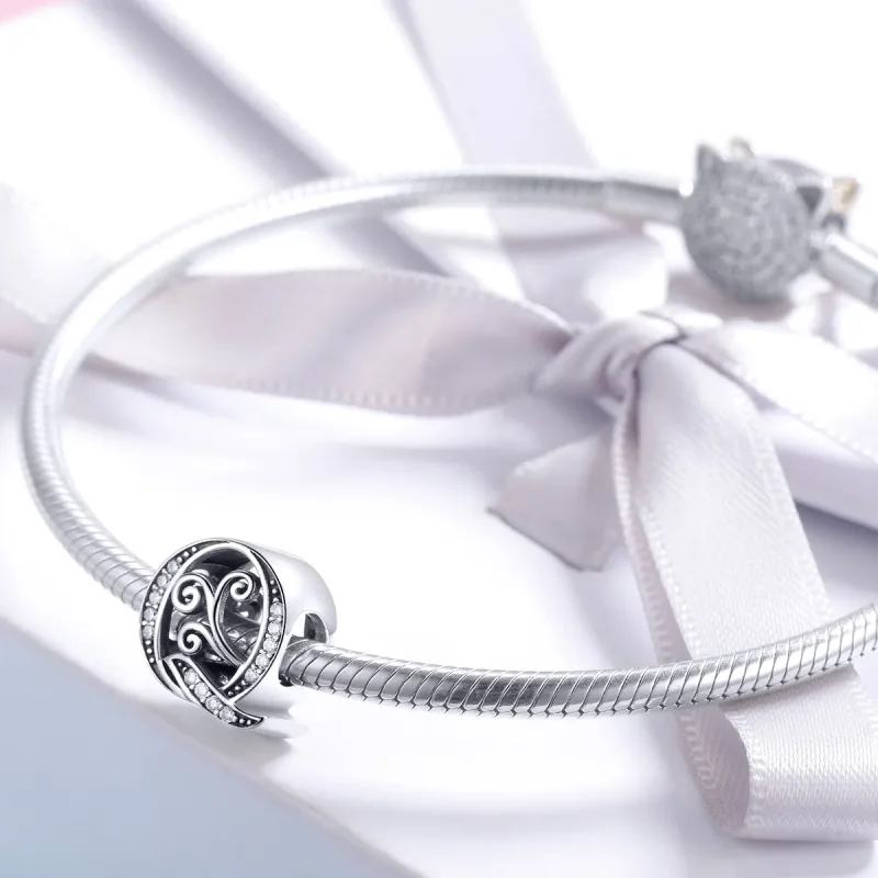 (imagine pentru) Pandora Style Scânteietoare Floare Pavé Litera Q Charm - BSC030-Q - Vizualizare 3