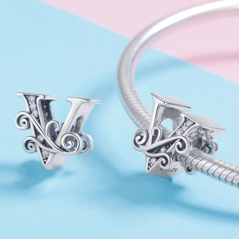 (imagine pentru) Pandora Style Scânteietoare Floare Pavé Litera V Pandantiv - BSC030-V - Vizualizare 4
