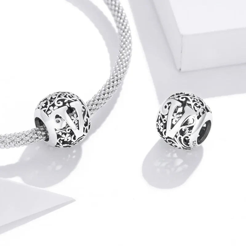 (imagine pentru) Pandora Style Charm cu Flori Openwork cu Litera V - SCC1444-V - Vizualizare 4