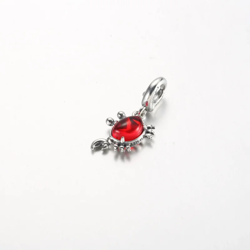 (imagine pentru) Pandora Disney Mica Sirenă Sebastian Crab Dangle Charm - 792694C01 - Vizualizare 2