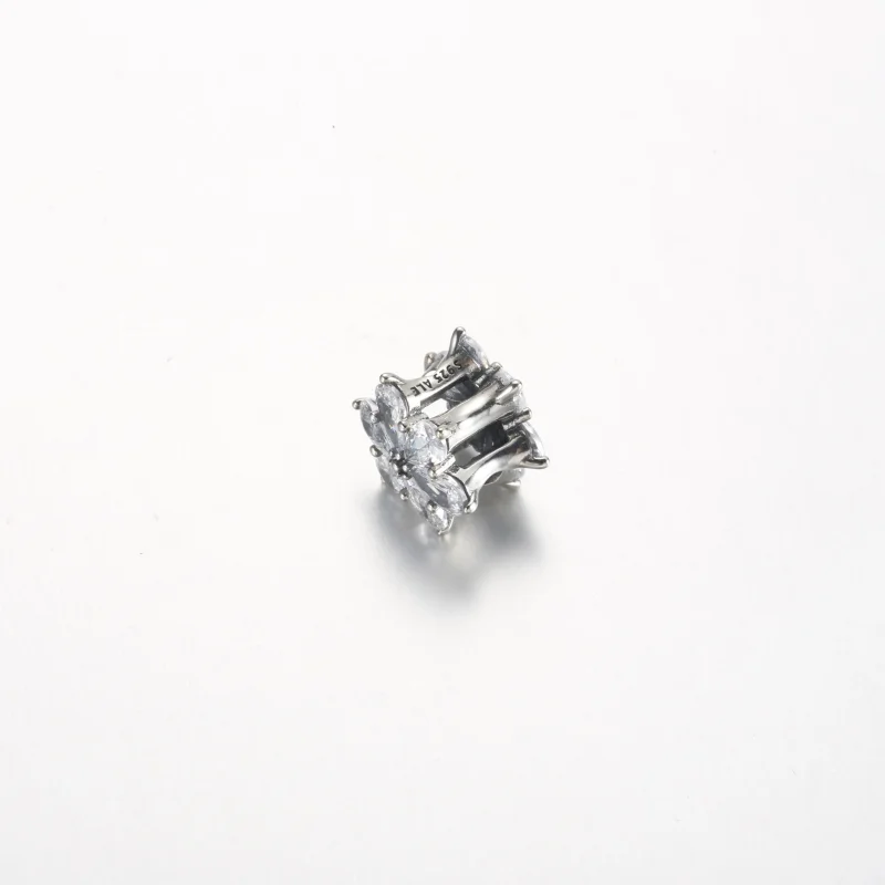(imagine pentru) Pandora Sparkling Herbarium Cluster Charm - 792623C01 - Vizualizare 3