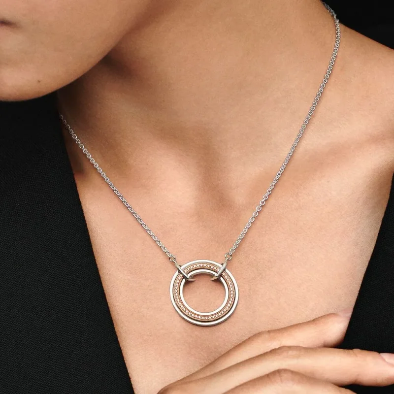 (imagine pentru) Colier Pandora Signature cu logo și pavé în două tonuri - 382772C01 - Vizualizare 2