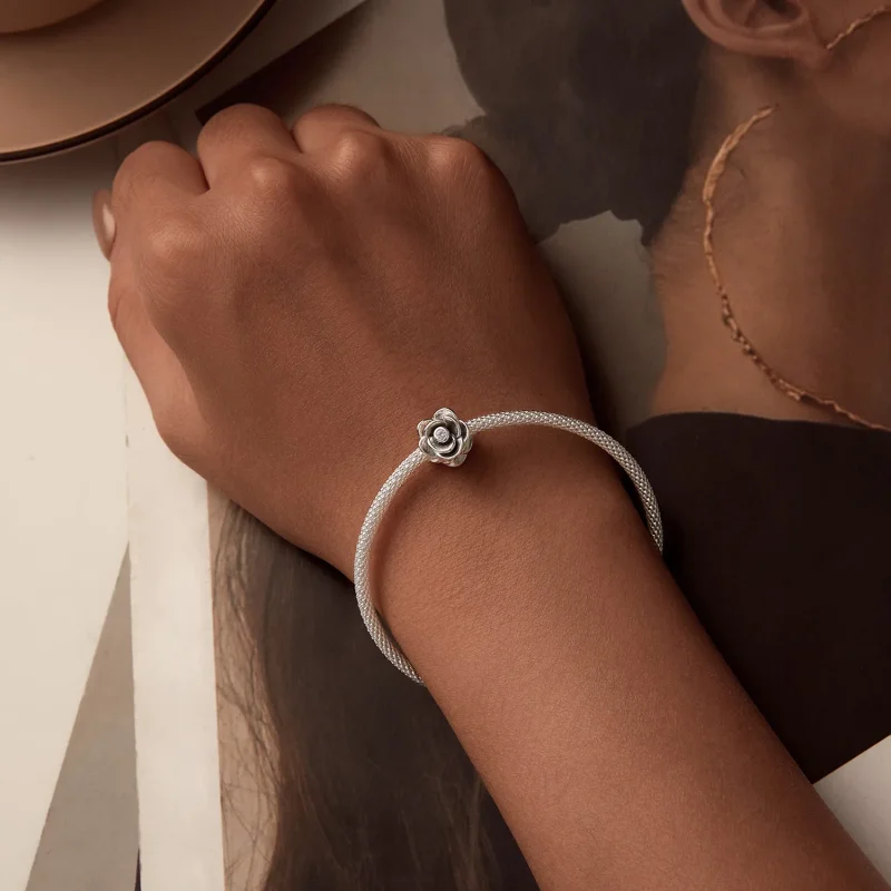 (imagine pentru) Charm tridimensional cu trandafiri stil PANDORA - SCC2705 - Vizualizare 6