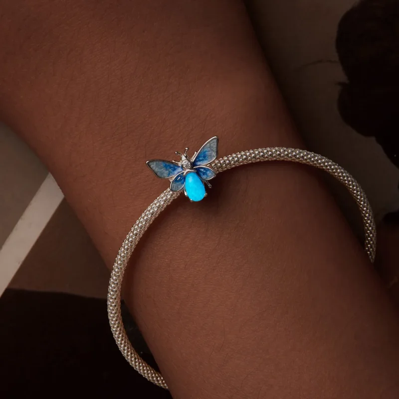 (imagine pentru) PANDORA Tip Luminous Blue Bee Charm - SCC2734 - Vizualizare 5