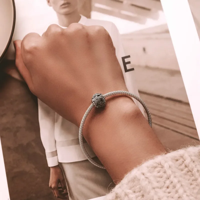 (imagine pentru) Charm cu modele florale în relief în stil Pandora - SCC2097 - Vizualizare 6