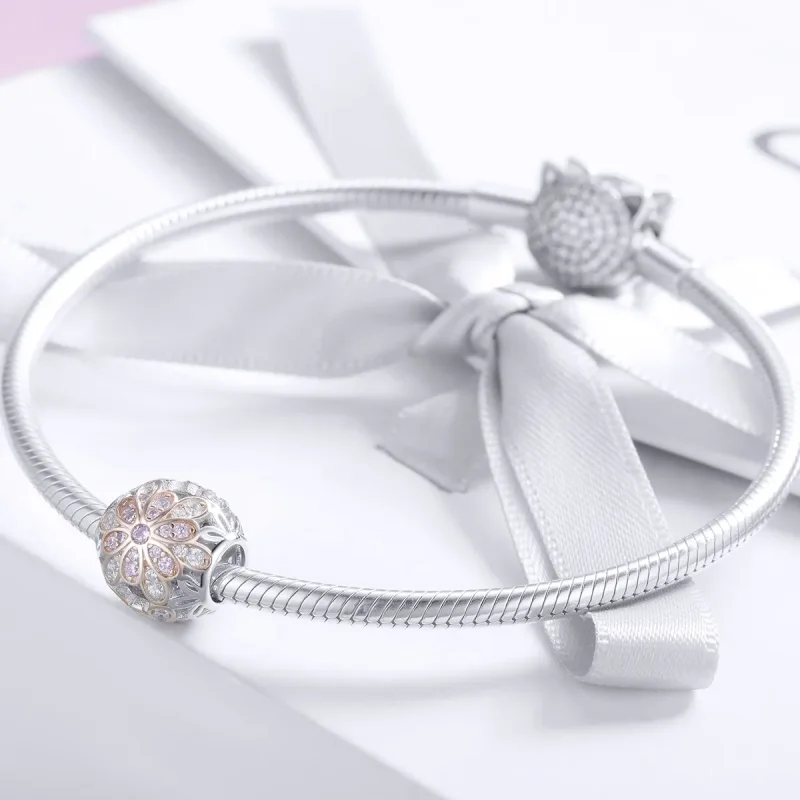 (imagine pentru) Pandora Stil Charm cu Flori în Două Nuanțe - SCC922 - Vizualizare 3