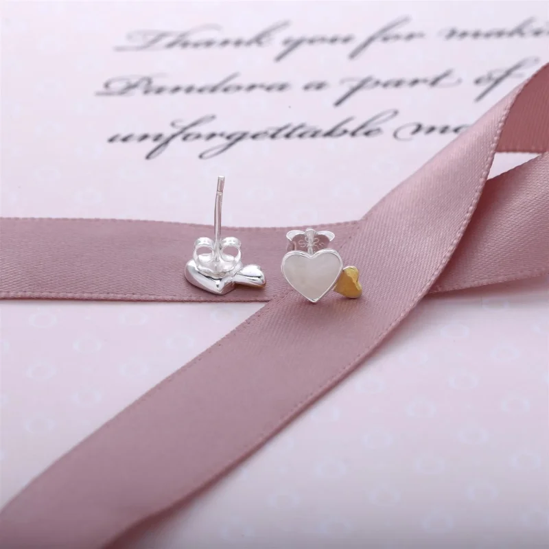 (imagine pentru) Luminous Hearts Stud Earrings - PANDORA - Vizualizare 2