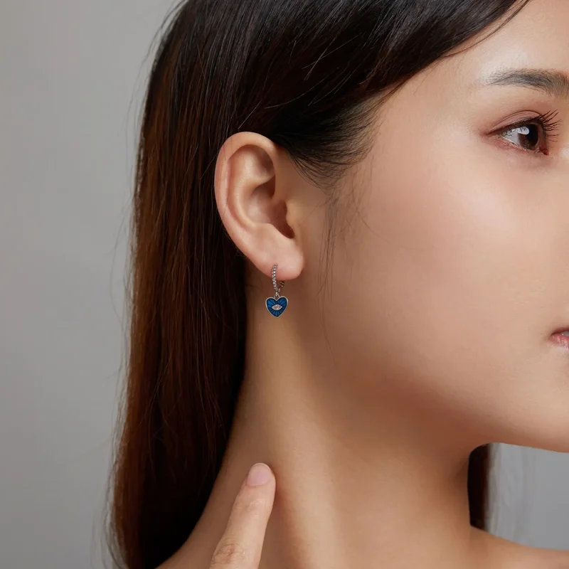 (imagine pentru) Stilul Pandora Inima Demonului - Cercei cerc sclipitori - SCE1270-BU - Vizualizare 2