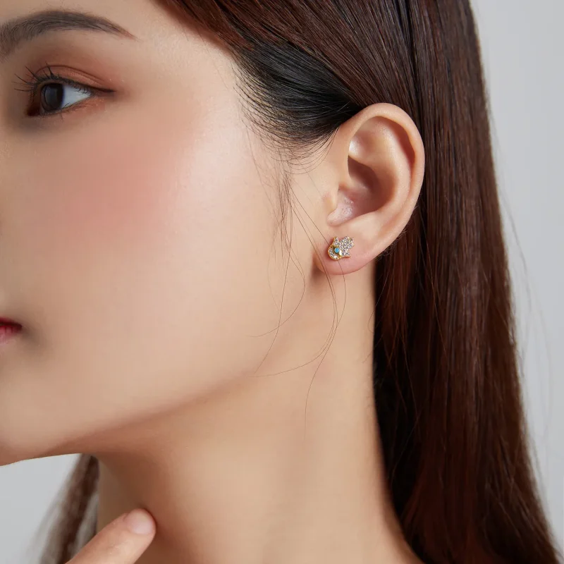 (imagine pentru) Pandora Style Mystic Spain - Lucky Hands Stud Earrings - SCE1139 - Vizualizare 4