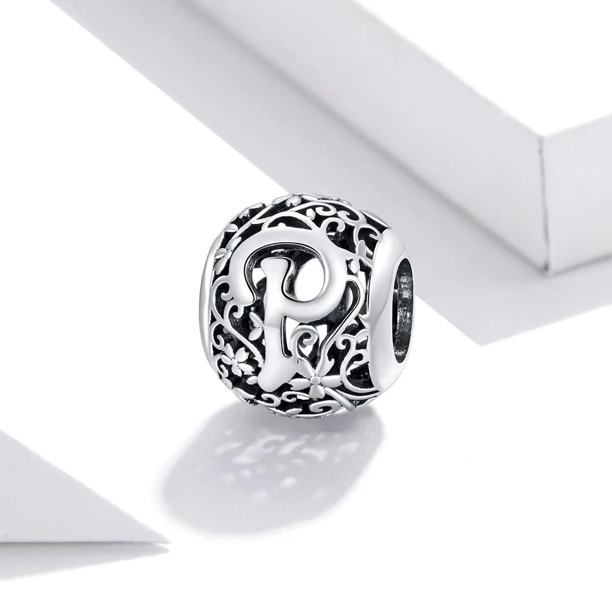 Talisman Tip Pandora Scrisoare cu flori ajurate P din argint - SCC1444-P