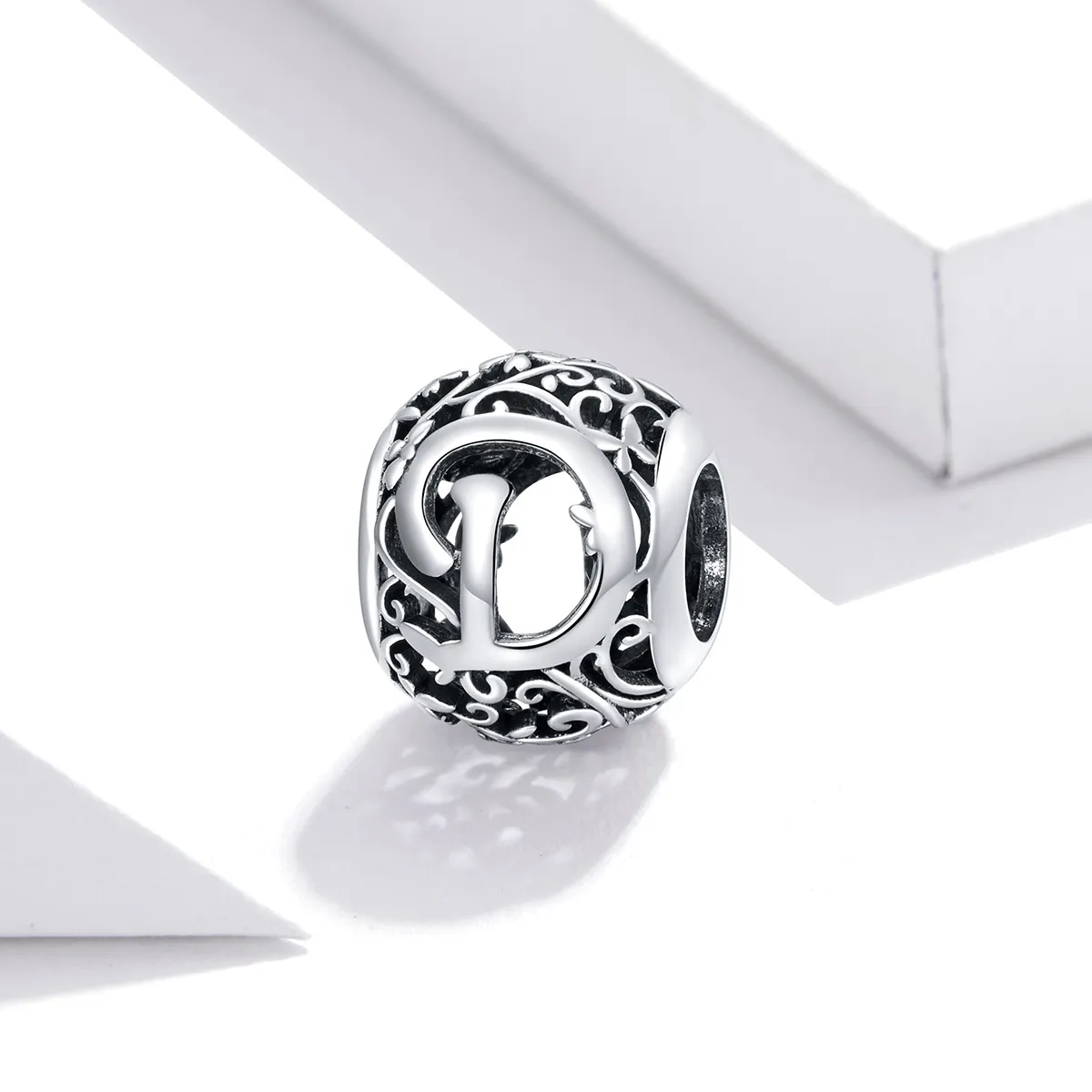 Talisman Tip Pandora Scrisoare de floare ajurată D din argint - SCC1444-D