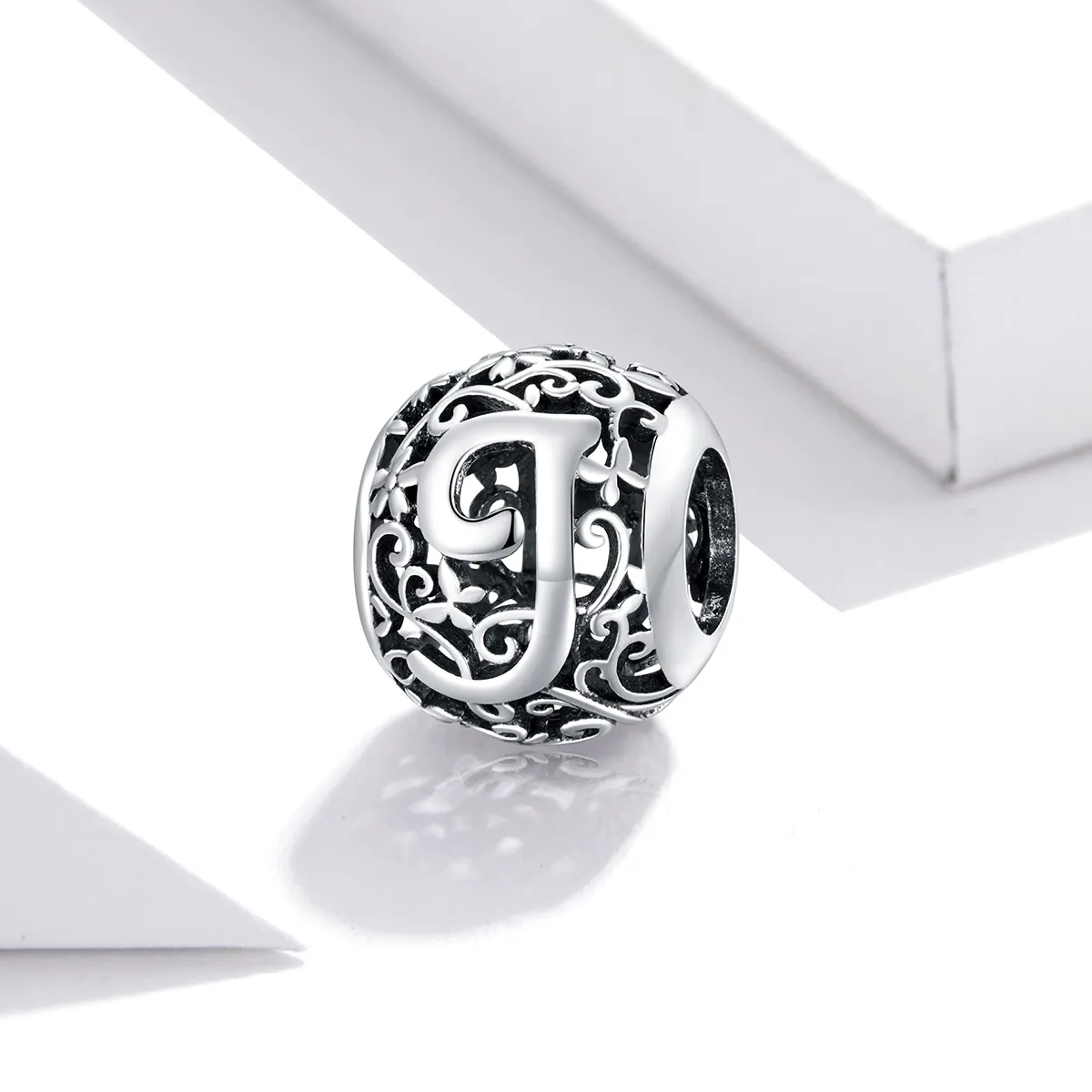 Talisman Tip Pandora Scrisoare de floare ajurată J din argint - SCC1444-J