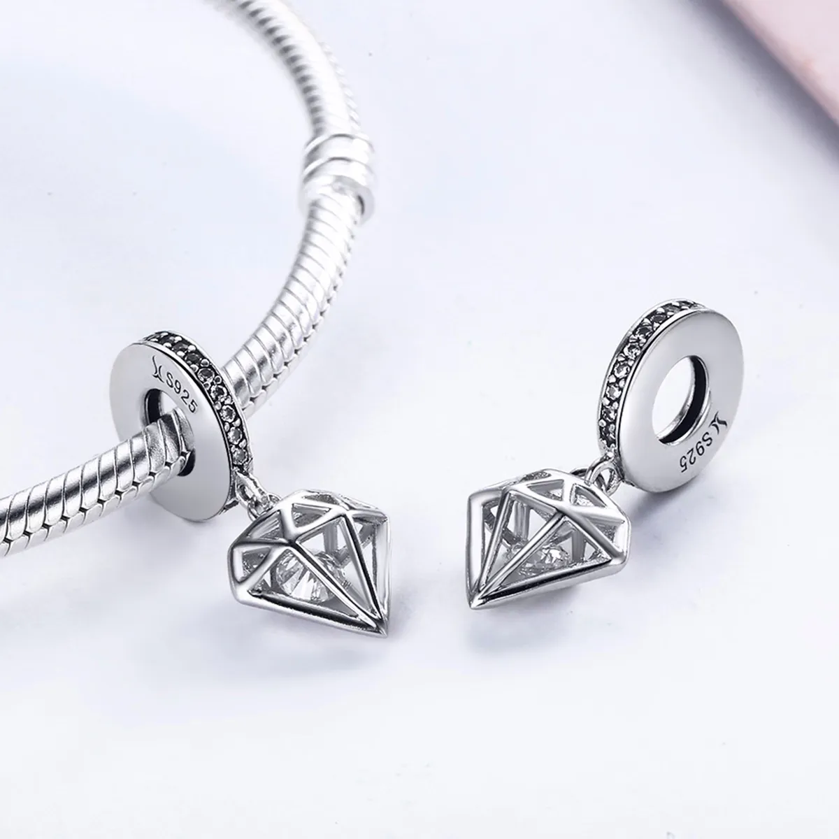 Talisman pandantiv Tip Pandora cu Diamant din argint - SCC186