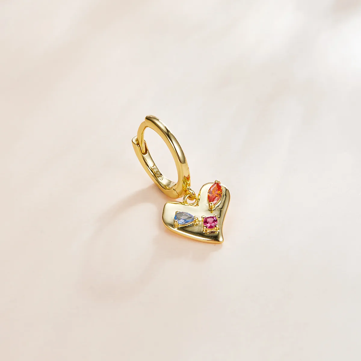Cercei lungi Tip Pandora cu O singură inimă colorată placat cu aur de 14 k - SCE1063