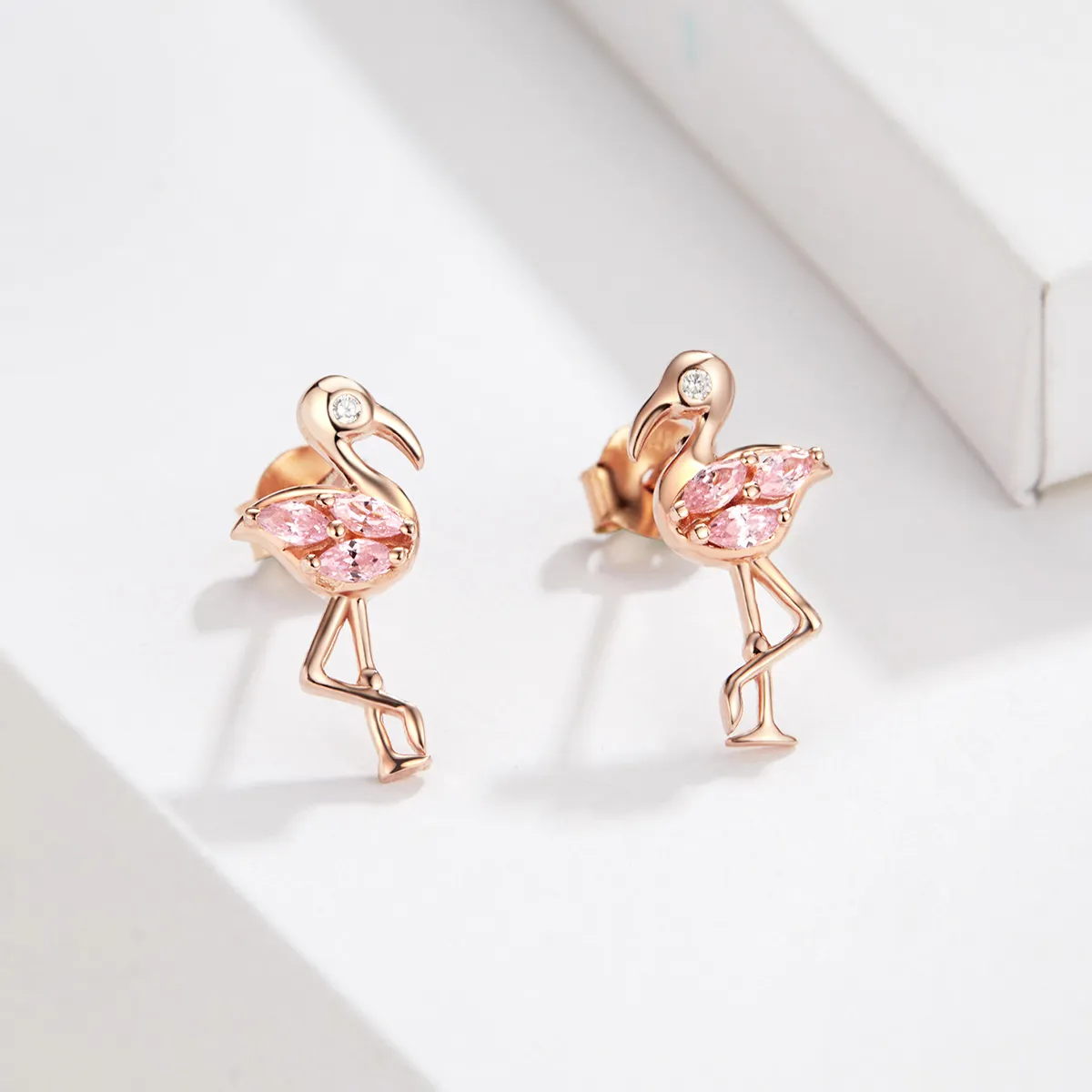 Cercei Tip Pandora cu Flamingo din aur rose - BSE120