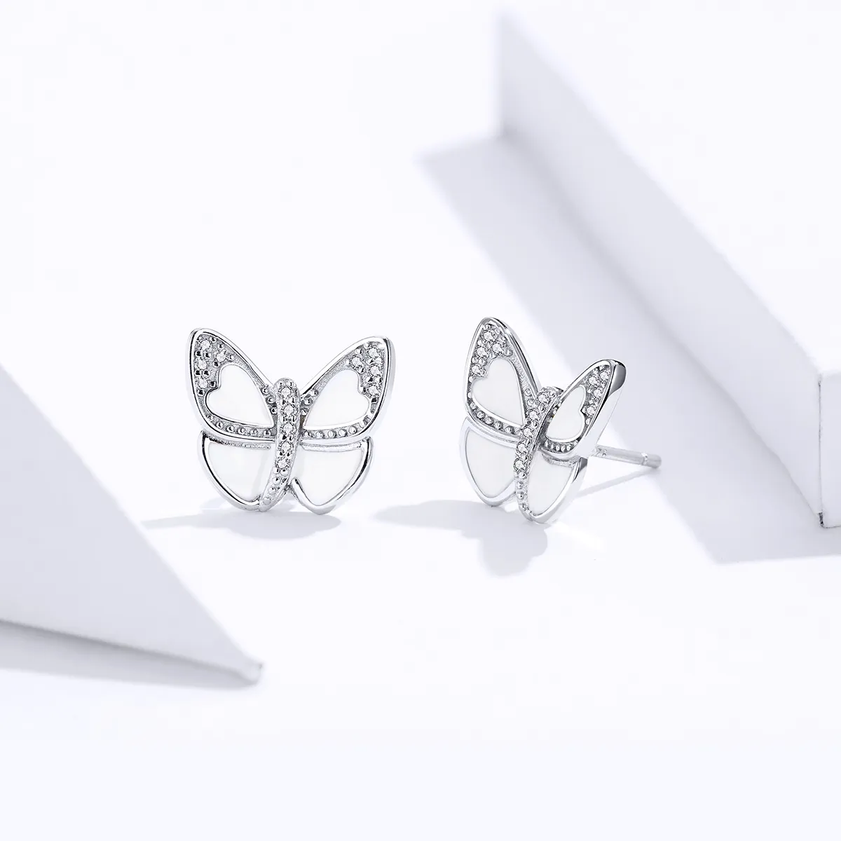 Cercei Tip Pandora cu Fluture alb din argint - SCE876