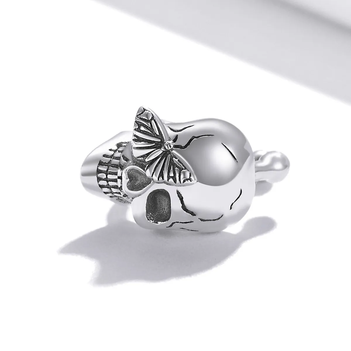 Clip de ureche în stil Pandora cu schelete și fluturi argintii - SCE1178
