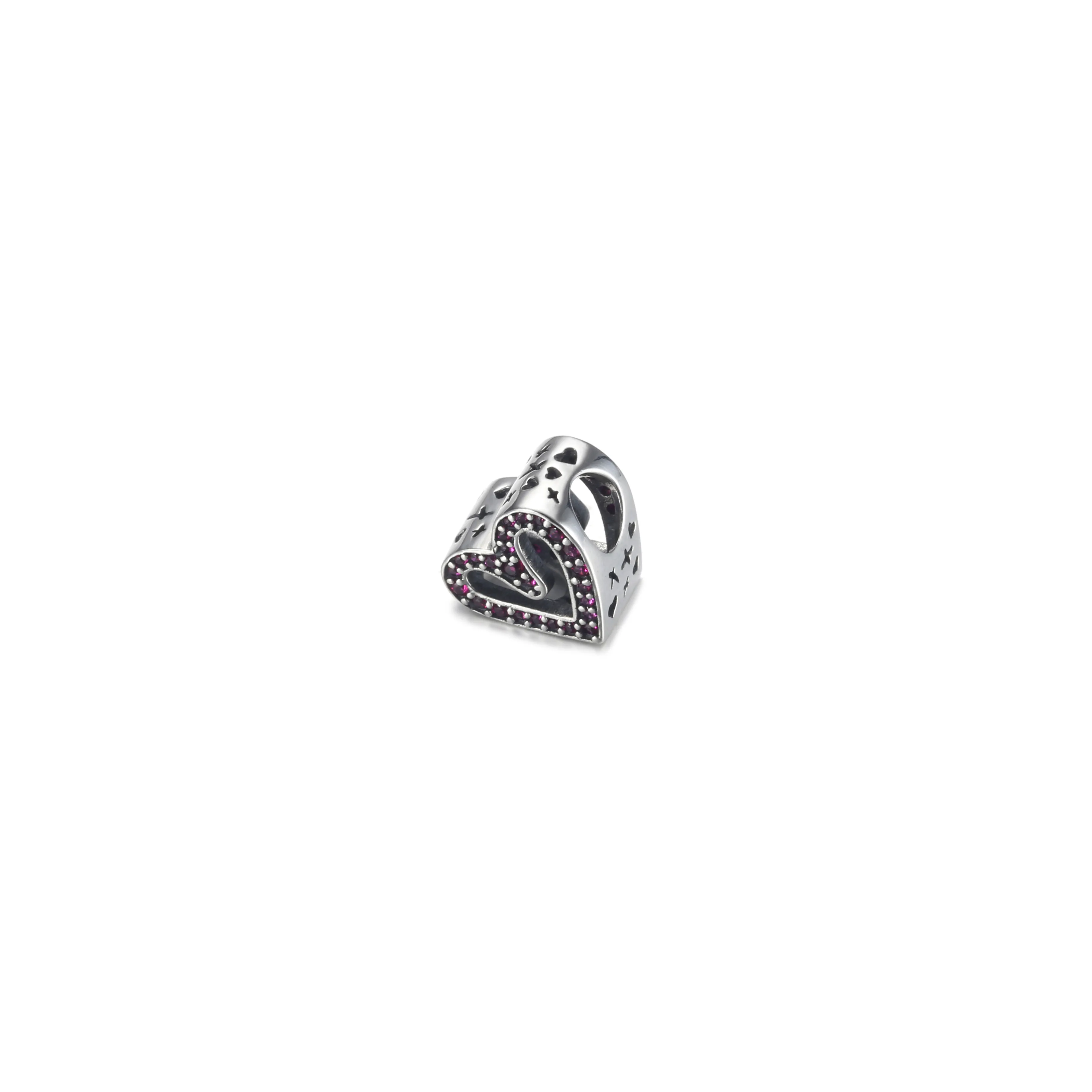 PANDORA - Amuletă inimă cu mâna liberă strălucitoare