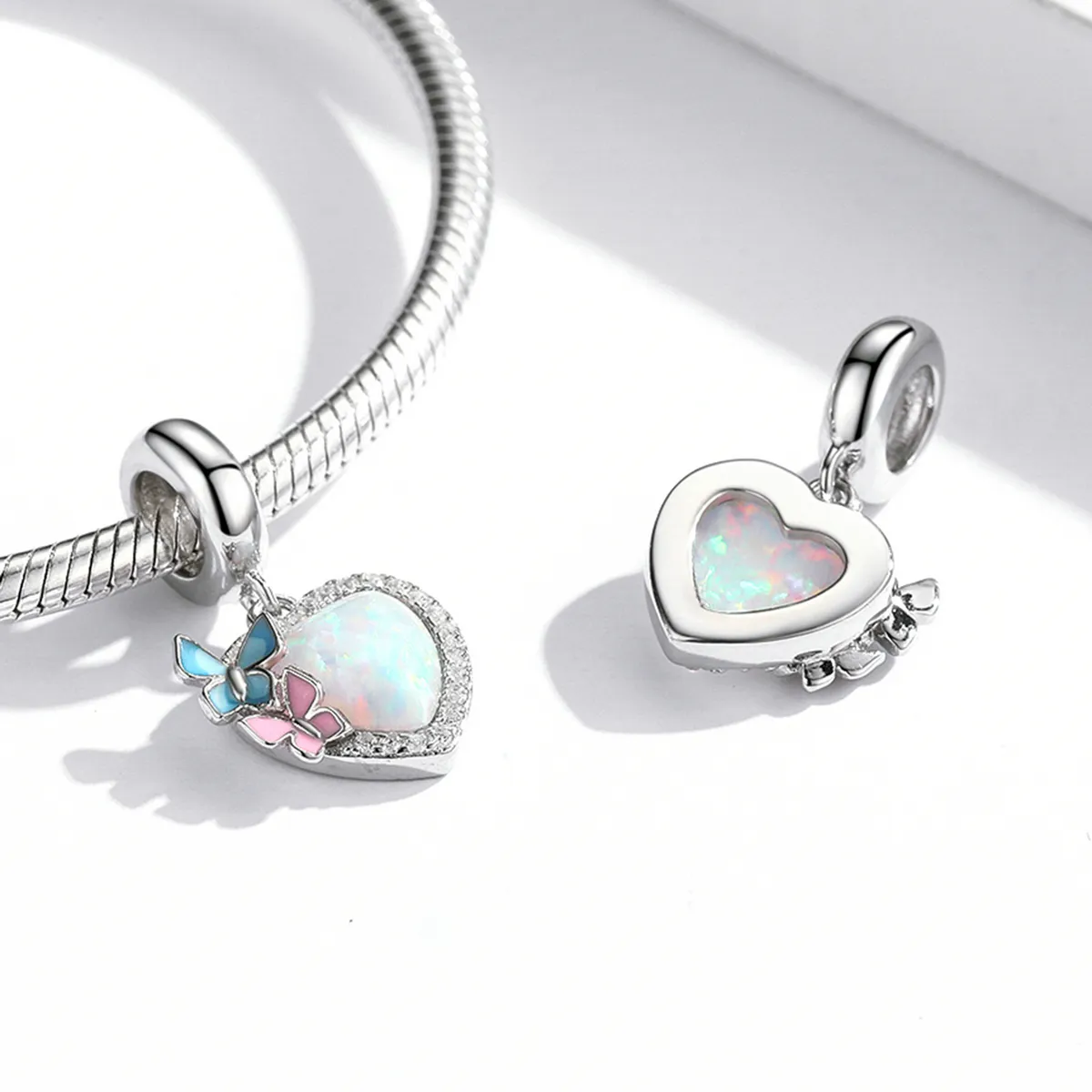 Pandantiv stil Pandora cu fluturași și inimă cu opal - SCC2101