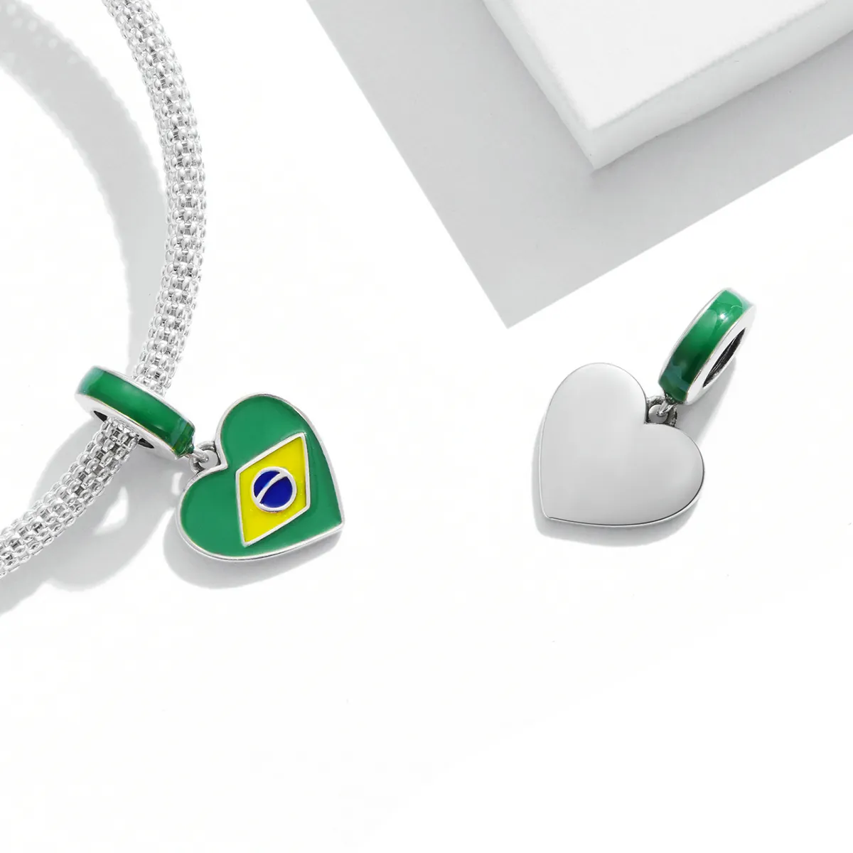Stilul Pandora Drapelul Braziliei cu Pandantiv în formă de Inimă Iubire - SCC2084