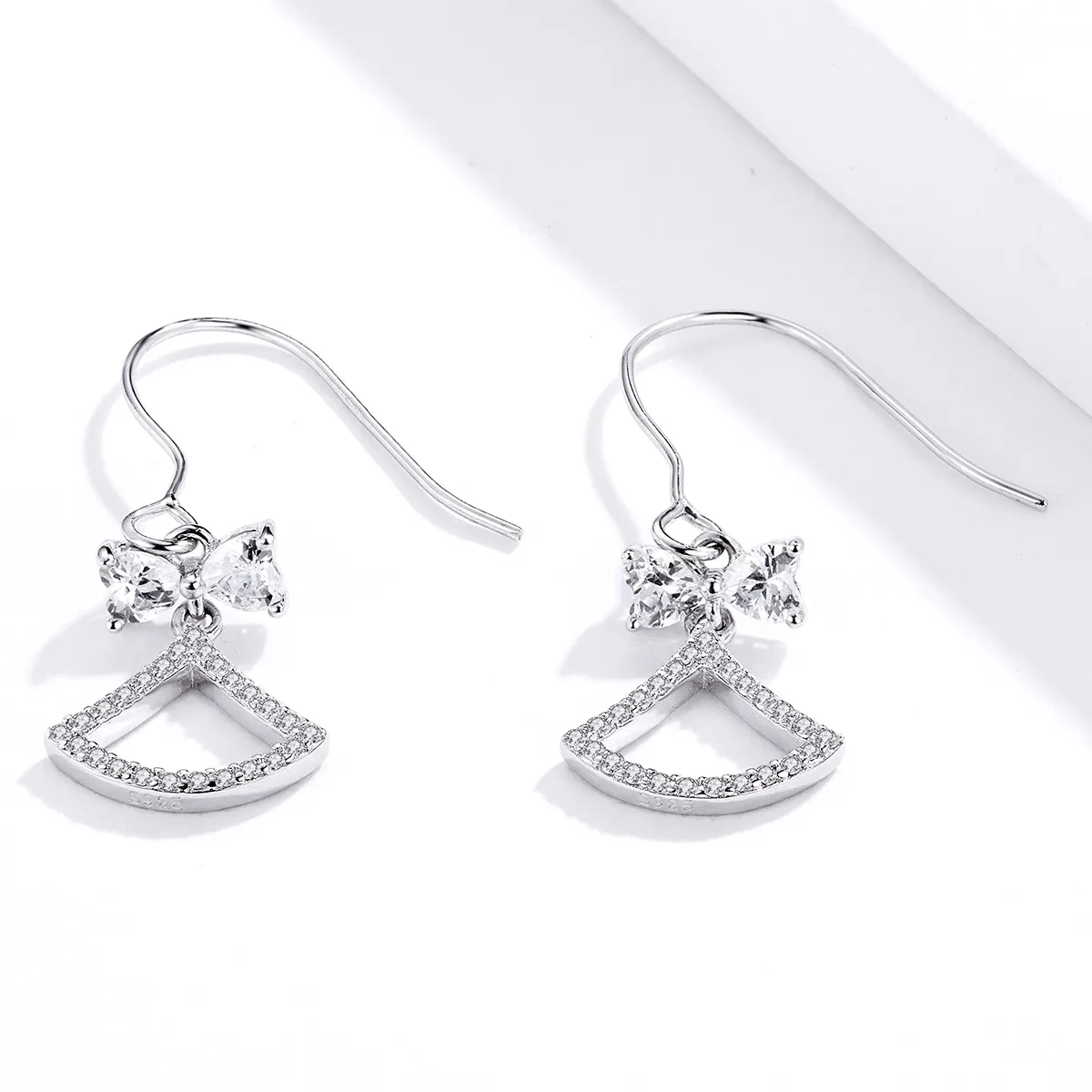 Pandora Style Bow Scalloped Hanging Earrings - BSE281