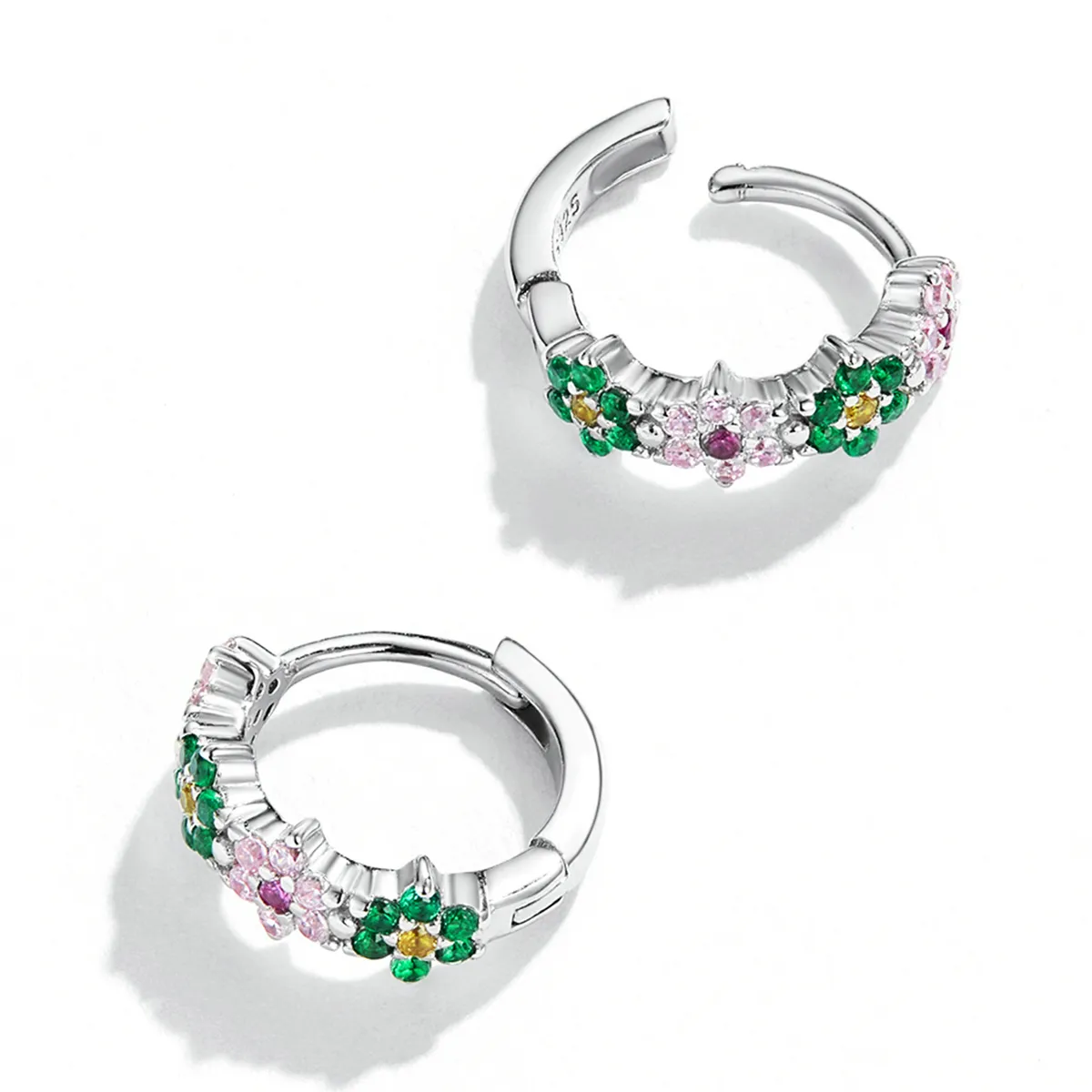 Cercei cu cerc cu flori delicate în stil Pandora - SCE1320