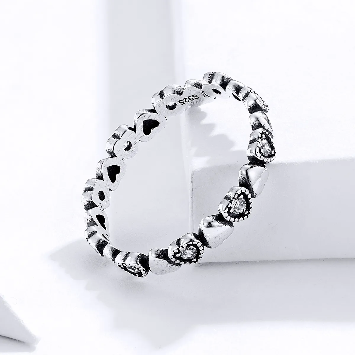 Inel cu inimioare încrucișate în stil Pandora - SCR140-WH