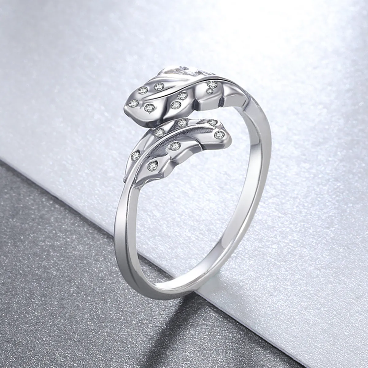 Inel deschis elegant cu model de frunze în stil Pandora - VSR155