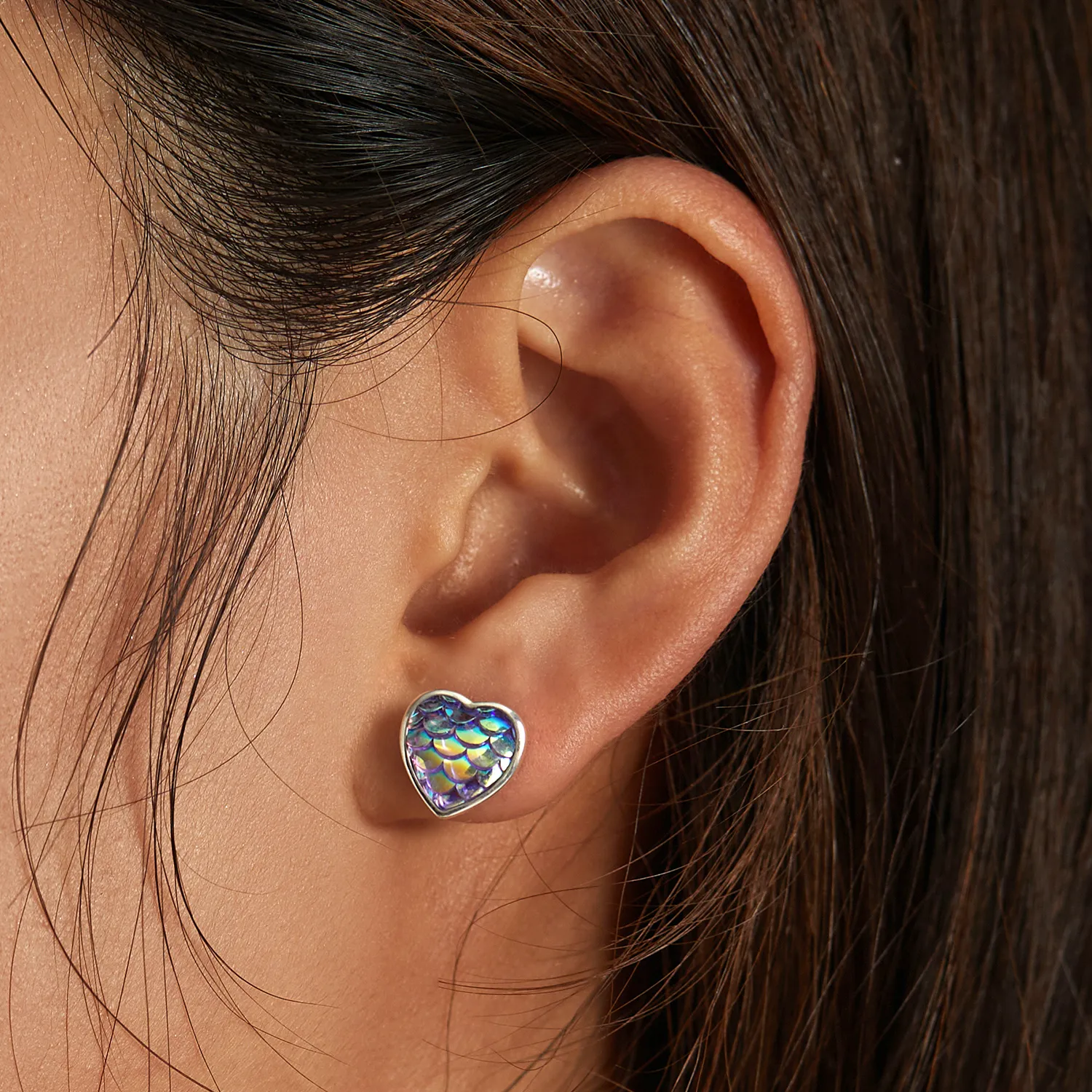 Studurile de ureche în stil Pandora cu inimă în formă de solzi de peşte - SCE1300