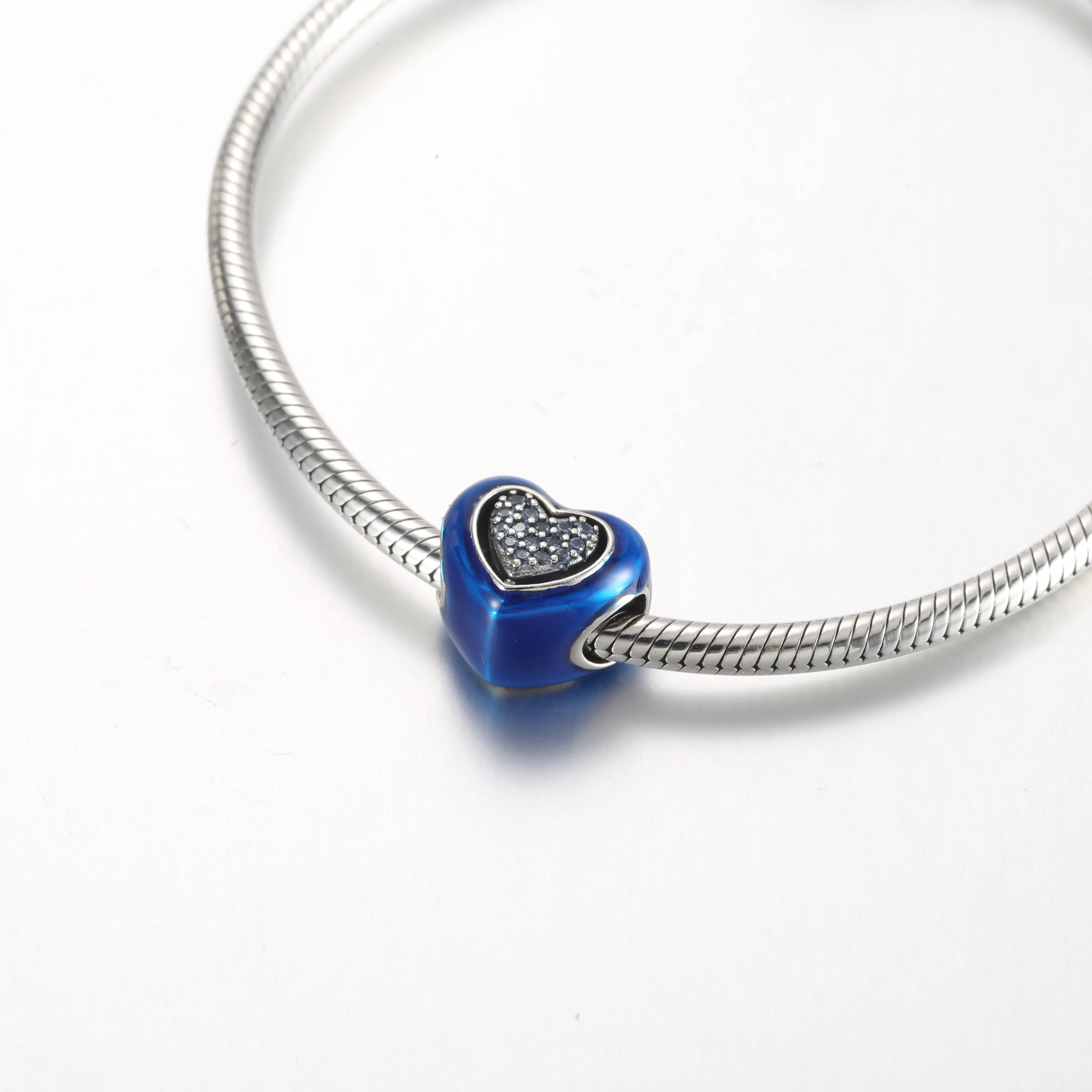 Pandantivul Pandora cu Inimă Albastră Rotativă - 792750C01
