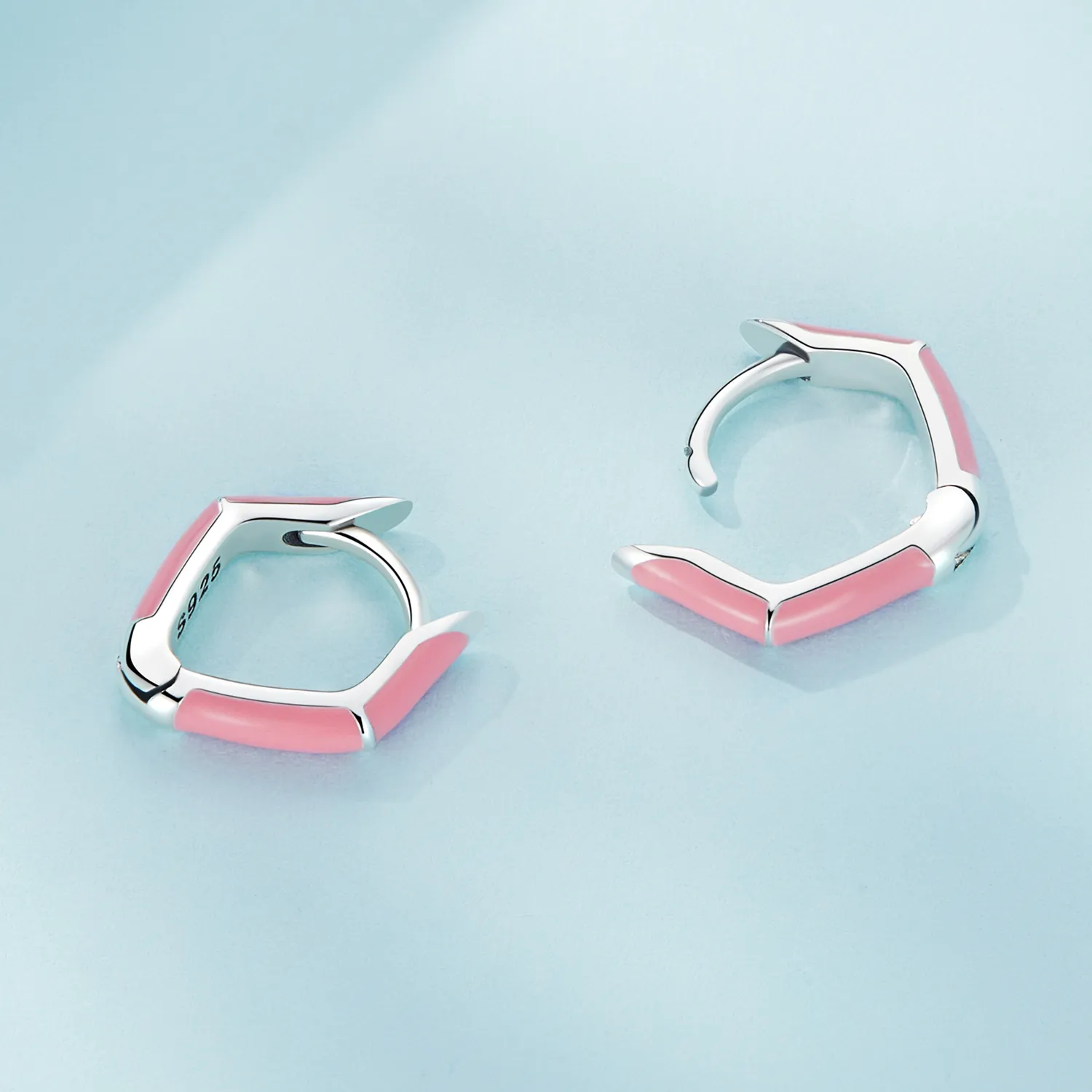 Cercei Pandora cu diamante roz în stilul de hoop - SCE1569-PK