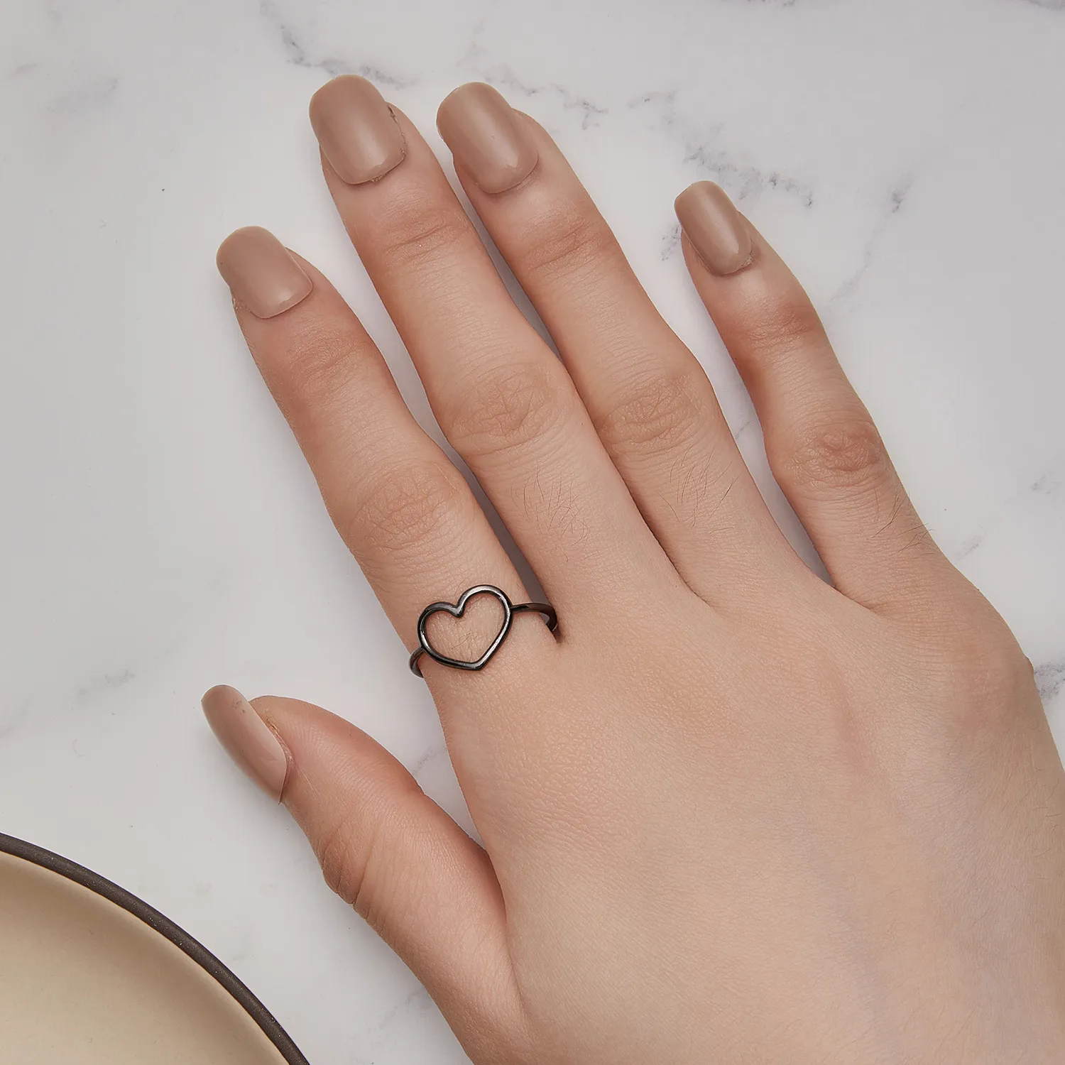 Inel negru în formă de inimă în stil Pandora - SCR641-D