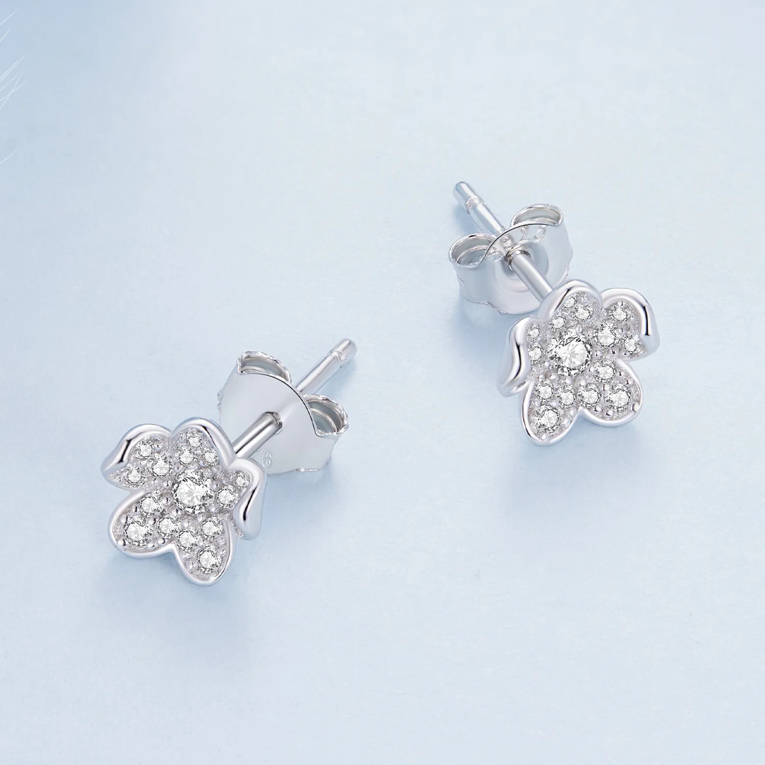 Studsuri cu diamante în stil Pandora, cu flori încrustate - BSE855