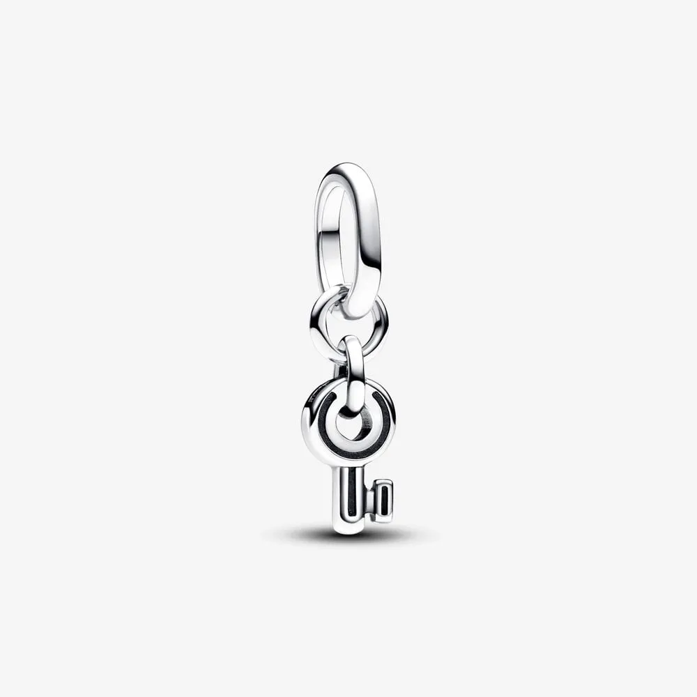 mini talisman de tip pandantiv cheie pandora me 793084c00