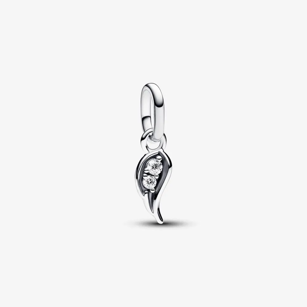 mini talisman de tip pandantiv strălucitor cu aripi de înger pandora me 793041c01