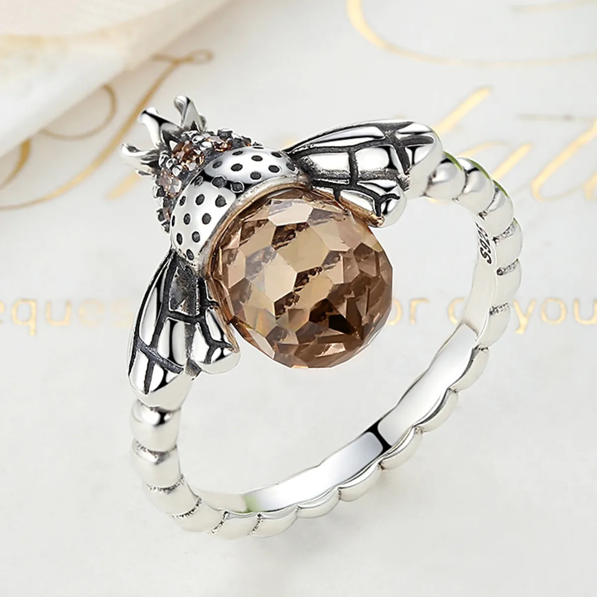 Inel Tip Pandora cu Regina albinelor din argint - SCR025